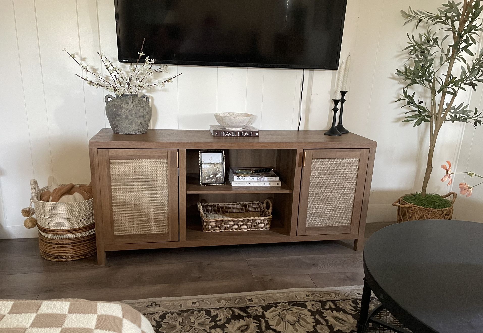 Tv Stand / Media Console 