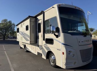 2018 Winnebago VISTA 27N Short Rv with Low miles!