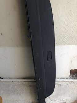 Audi Q7 black cargo cover