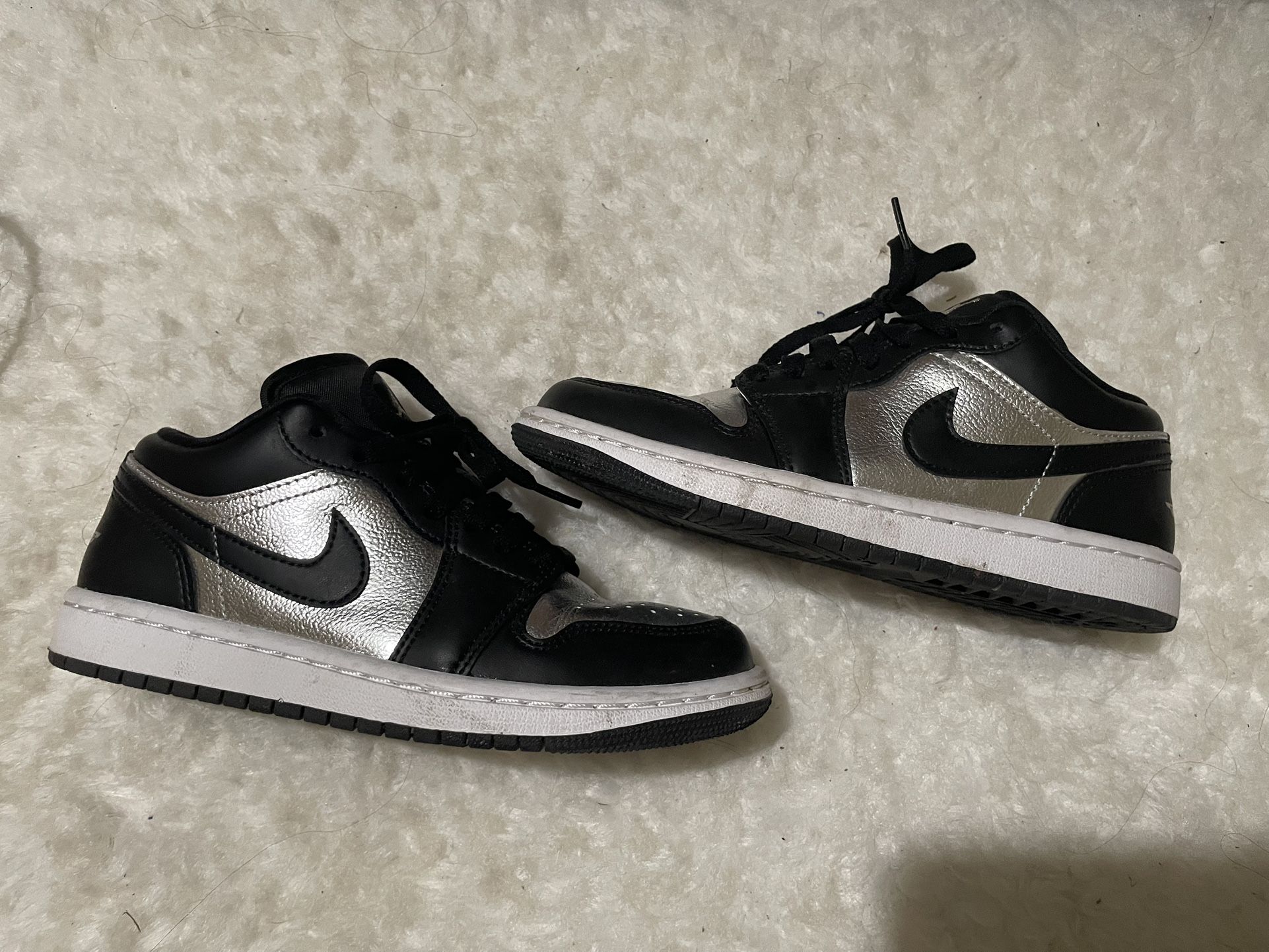 Nike Air Jordan 1 Low Size 5.5