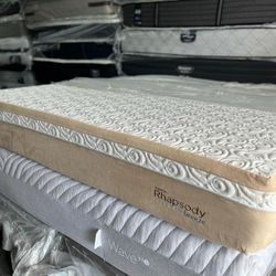King Tempur Pedic Mattress And Box Spring 
