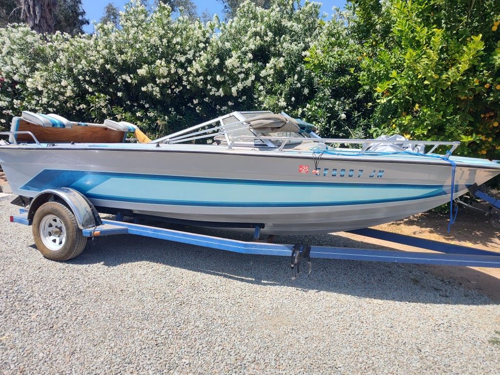 1988 19' Hawaiian Boat N Trailer