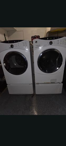 GE washer and dryer set front loader