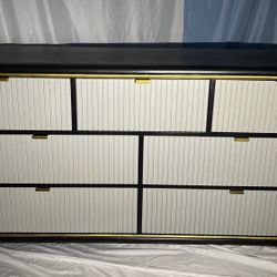 Refurbished 7 Drawer Dresser! 