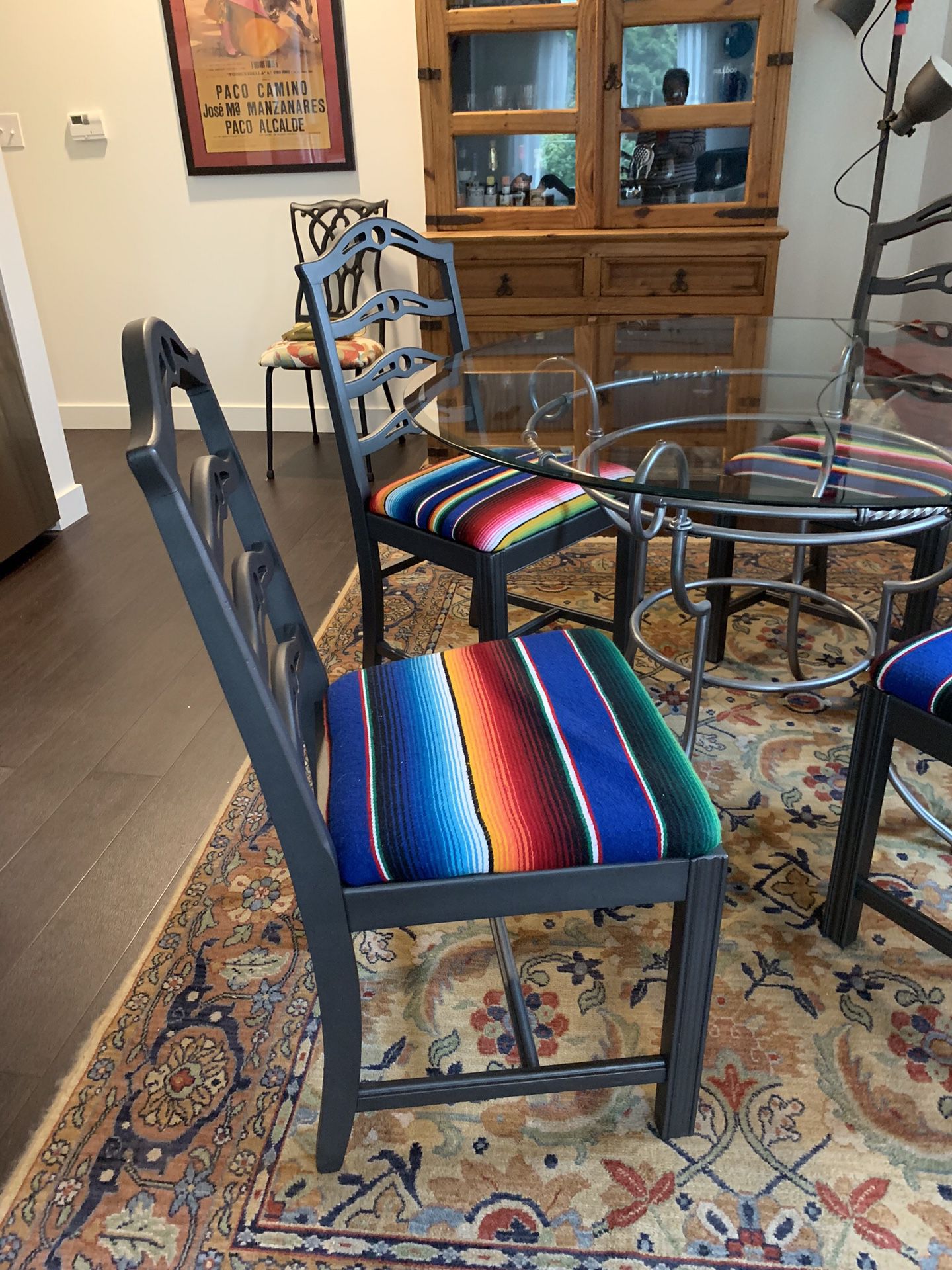 4 antique chairs with glass / Iron table