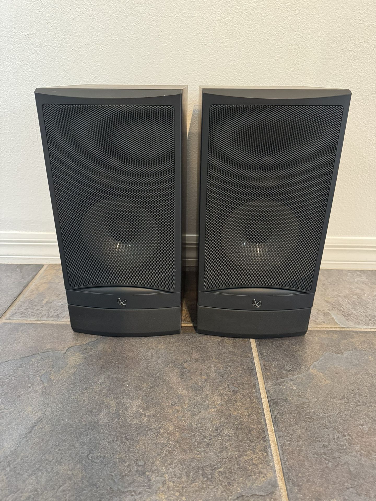 Infinity Reference 2000.3 Bookshelf Speakers Dark Wood.