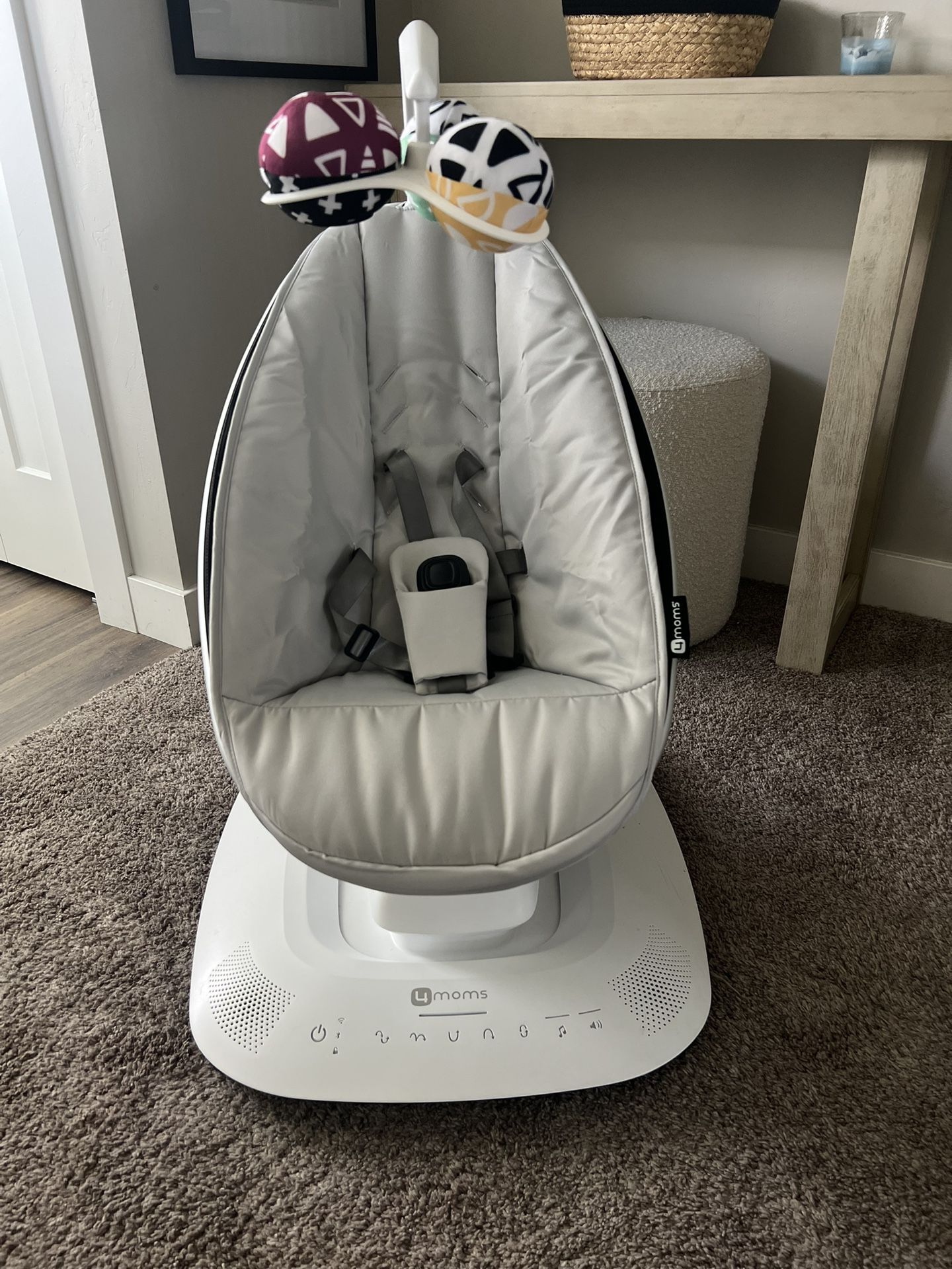 4moms mamaRoo multimotion baby swing