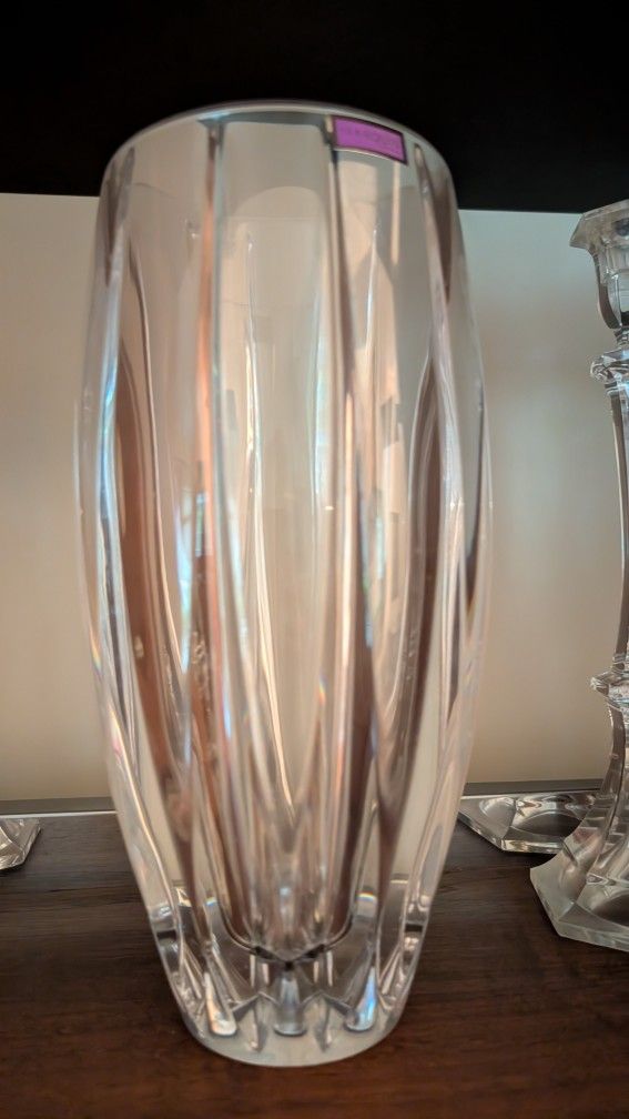 Antique vases and bowls. Crystal, ceramic