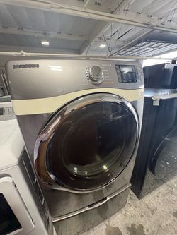 Samsung Front Load Dryer with Steam