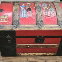 Antique Dome Top Trunk