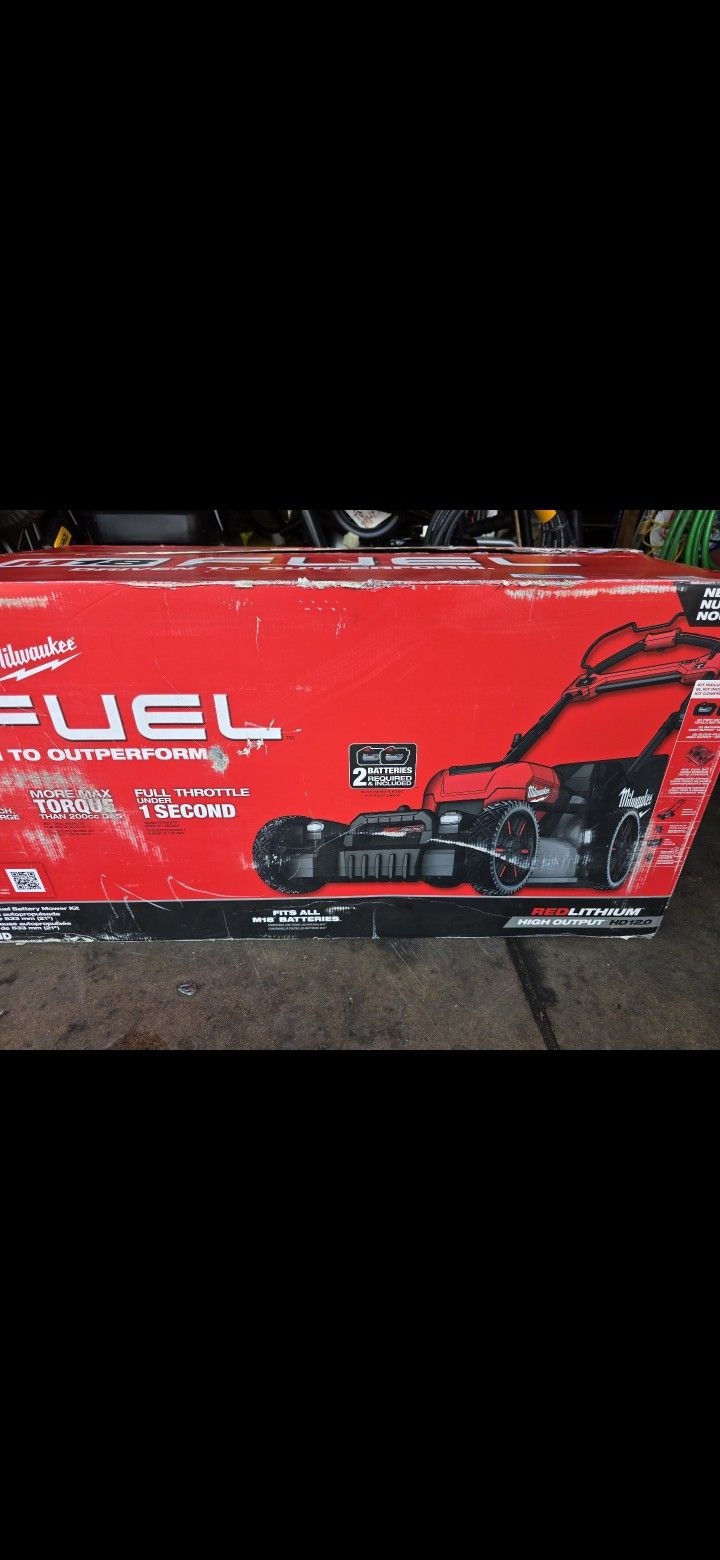 Milwaukee M18 FUEL Brushless Cordless 21 in. Walk Behind Dual Battery Self-Propelled Mower