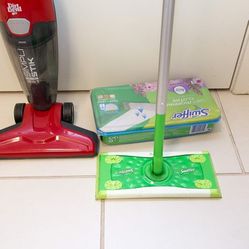 Home / apartment floor cleaning kit (vacuum + swiffer + pads)


