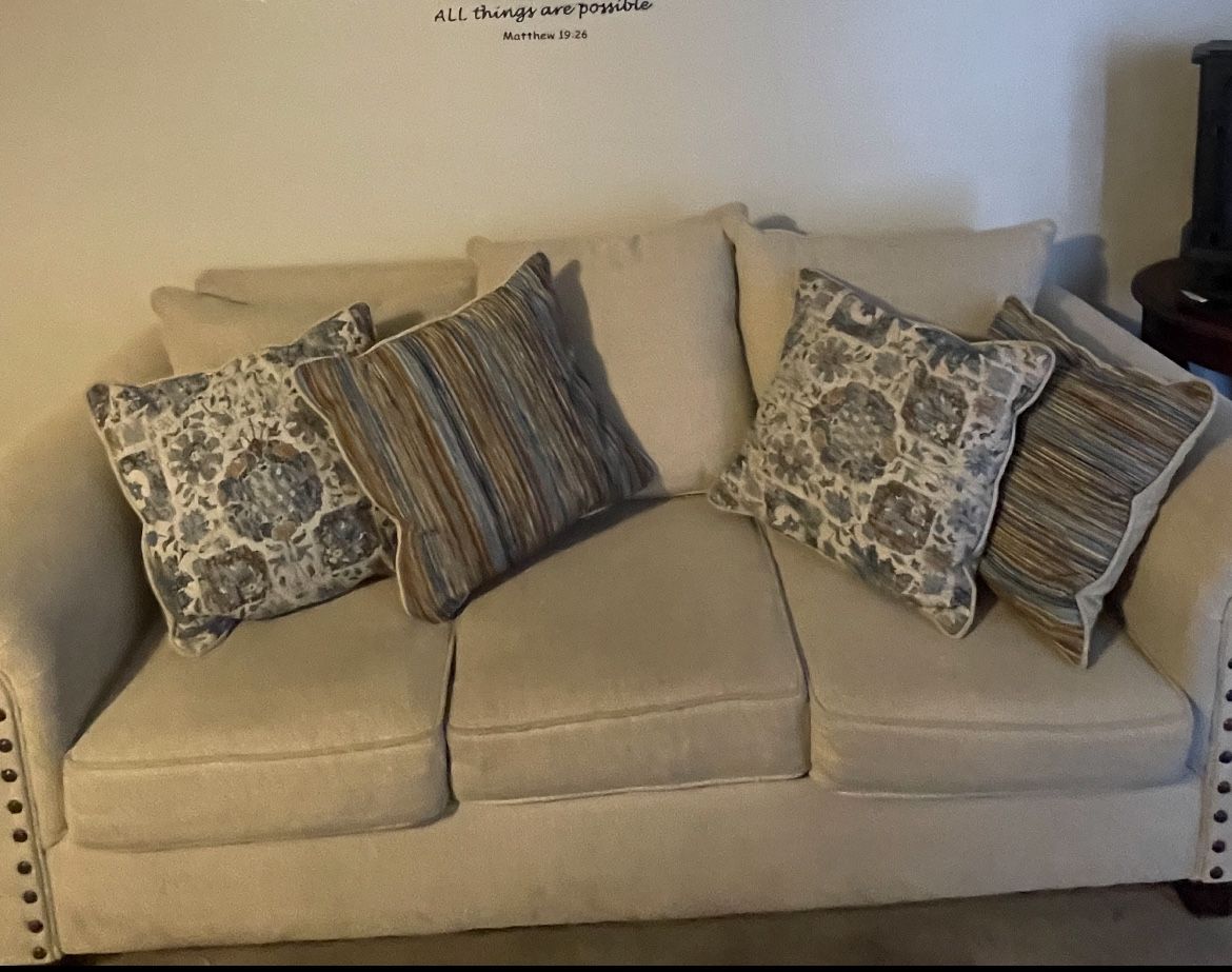 Bob’s furniture sofa