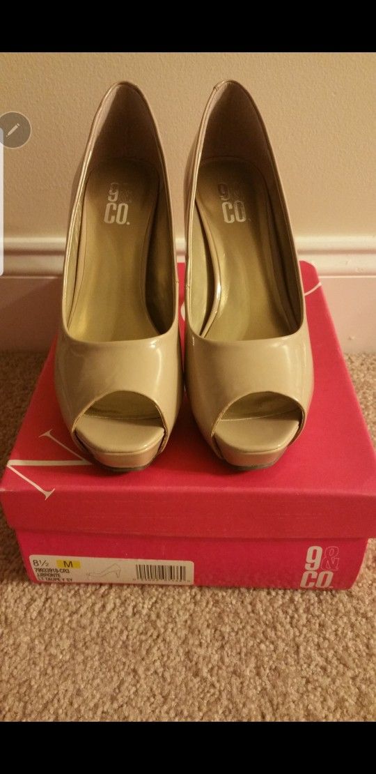 Women tan heels, Size 8.5