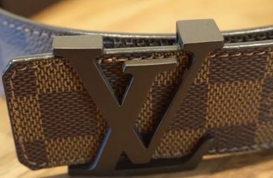 100% Authentic Louis Vuitton Initiales Belt Size 40mm PRE-OWNED.