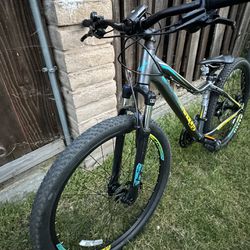 2017 Liv Tempt 4 27.5in Mountain Bike