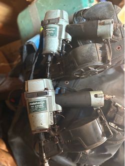 Roofing guns with belt