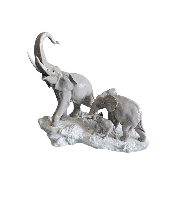 Lladro Elephants Walking Heritage Porcelain Figure 