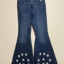 New Forever 21  Blue Jeans With Flowers At The Bottom Size 26