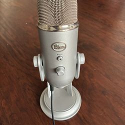 Blue Microphones Condenser Wired Silver Microphone 