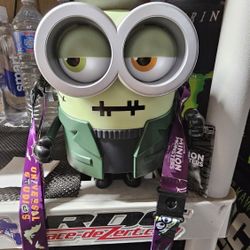 Minion Figurine O