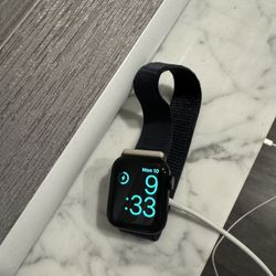 Apple Watch Series SE