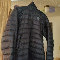 Medium Black Arc'teryx Puffy