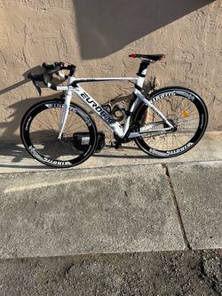 Eurobike XC 7000 aluminum bike  16 speeds tires size 700