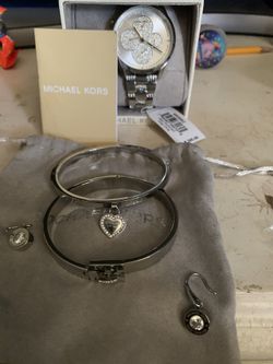 Beautiful silver Mk set
