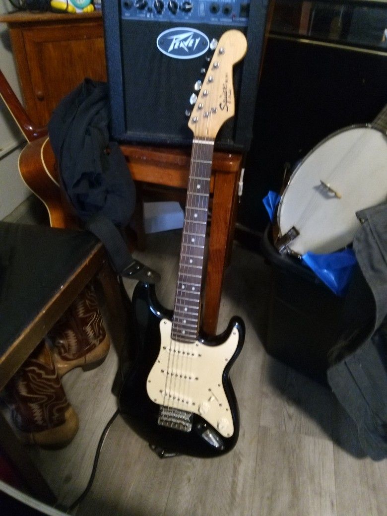 Squire Mimi Strat And Small Fender Amp