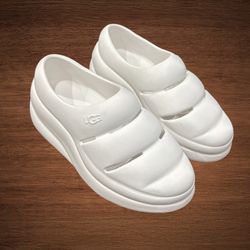 UGG women’s sport yeah clog slip on white rubber . Size 7,5