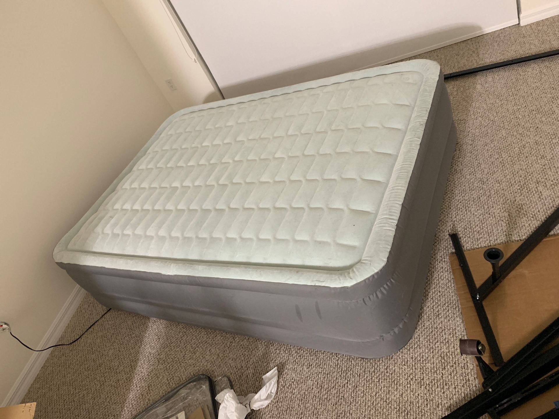 Air mattress “queen size”