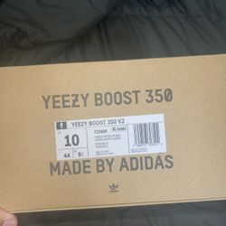 YEEZY 350 Boost