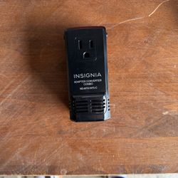 Insignia Travel Adapter 