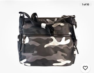 Time and Tru Brooke Gray Camo Nylon Crossbody Bag Multi Pocket Organizer NWT