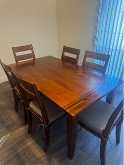 Dining Table with 6 chairs