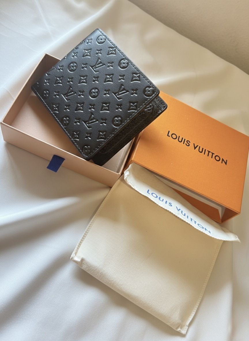 Men’s black wallet