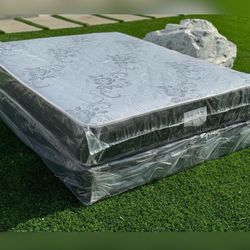 Queen size mattress/ Colchon