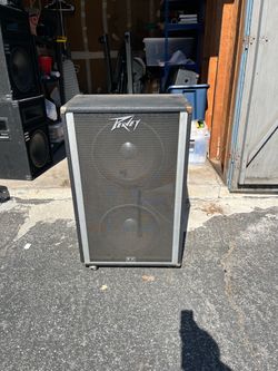 Peavey speakers