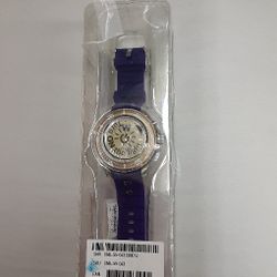 UW Huskies Watch- Located In Shelton 