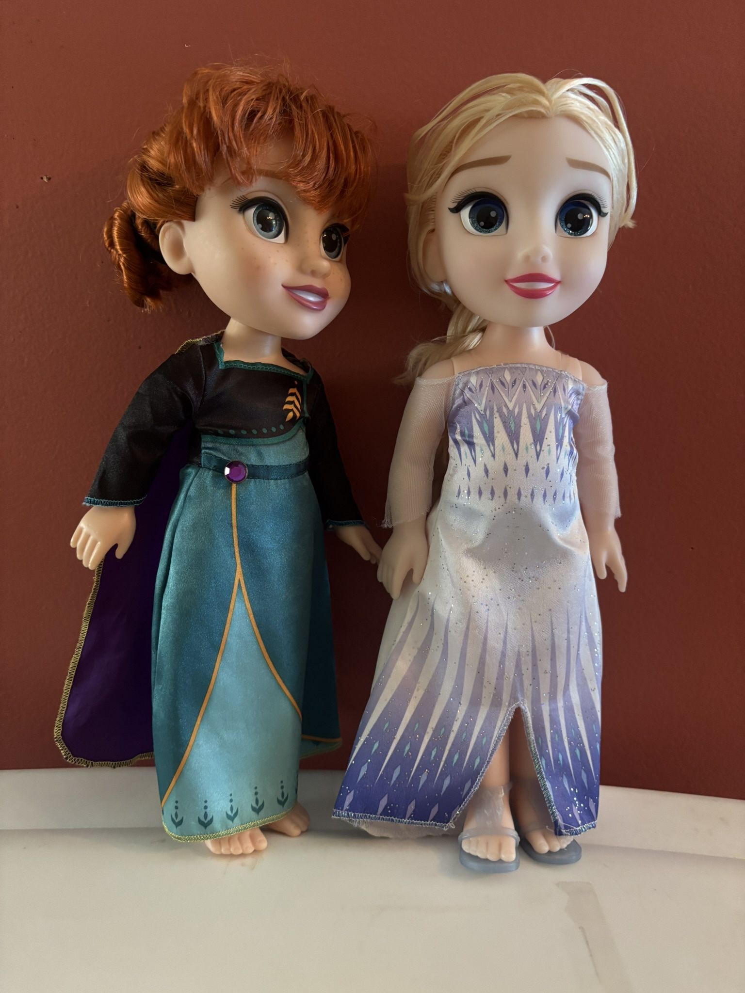 Frozen 2 Elsa and Anna dolls 13” tall