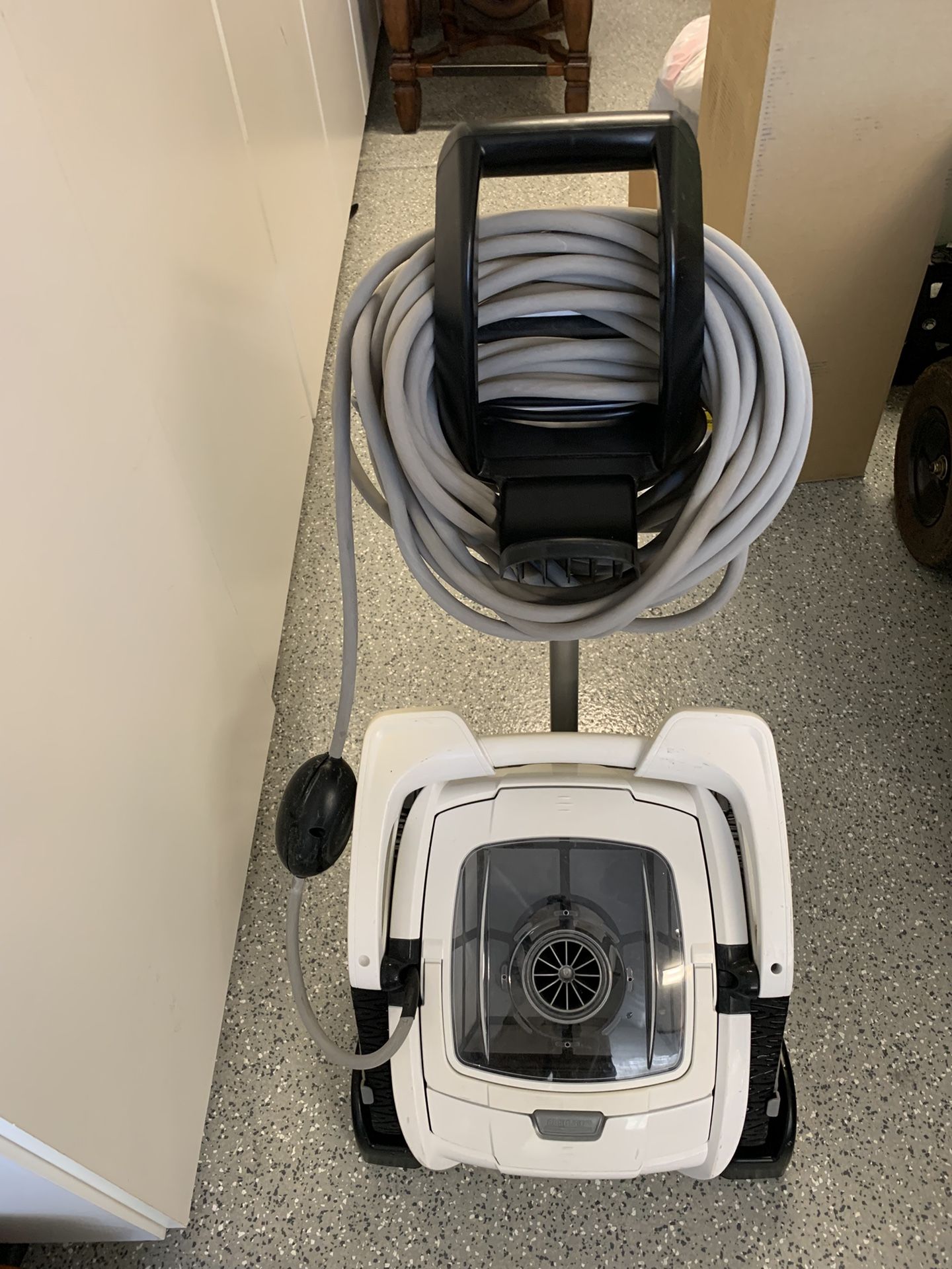 Polaris P825 Robotic Pool Cleaner