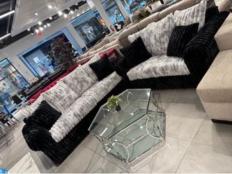 Beautiful Sofa Set 🖤🤍