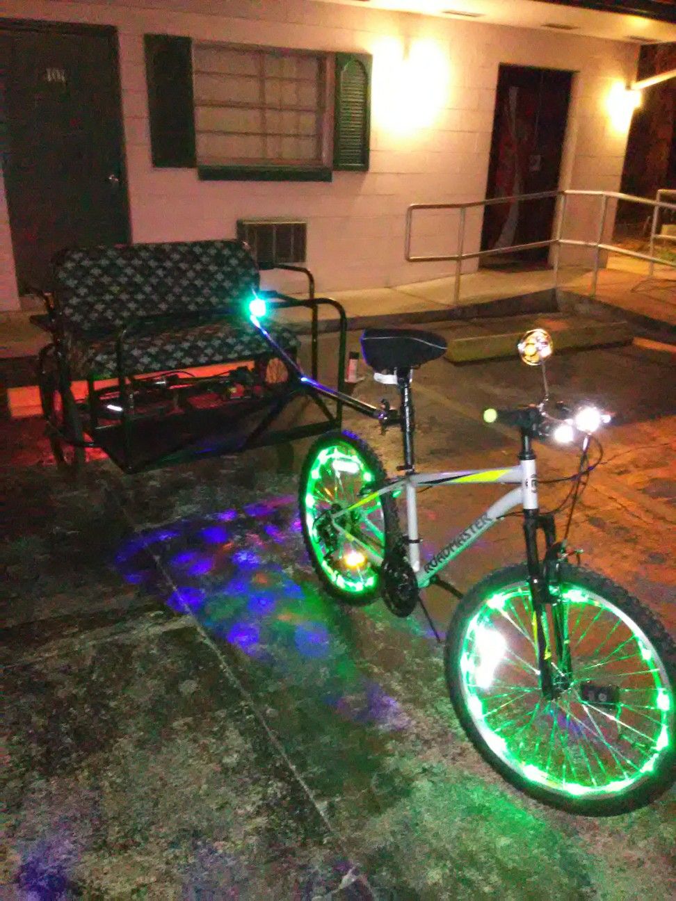 Pedicab / Bike Taxi / Bike Trailer / Rickshaw / Trailer / Bike Tours / Bicycle / Tours
