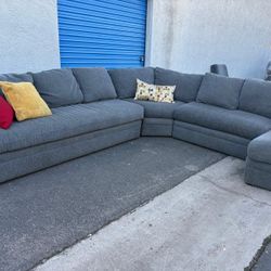 Sectional Couch Gray 🛋 Very Nice And Clean 🛋 