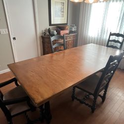 Beautiful Large Dining Table & 4 Chairs