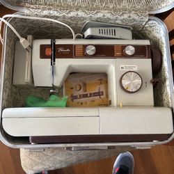 Vintage Sewing Machine 