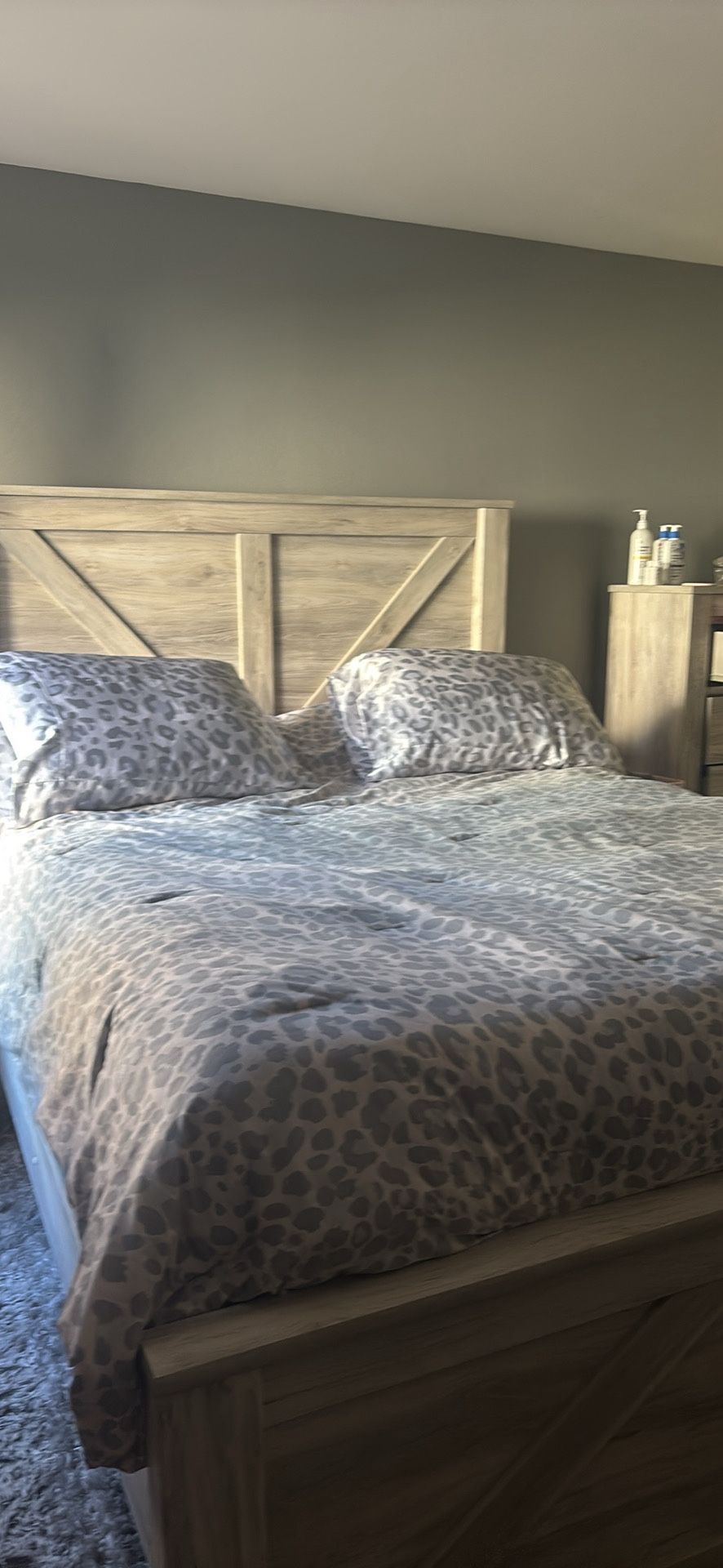 Bed Frame (Ashely’s)