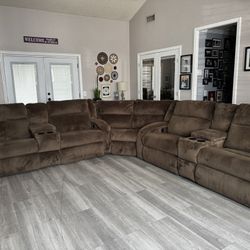 RECLINER LIVING ROOM SET