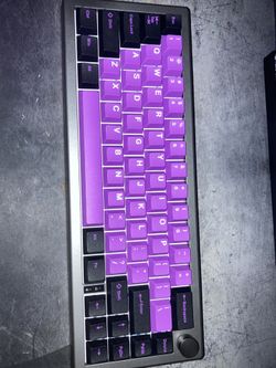 65% Wireless Mechanical Keyboard And Carryinng Case